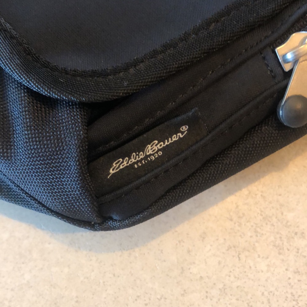 Eddie Bauer cross body purse - Picture 5 of 5